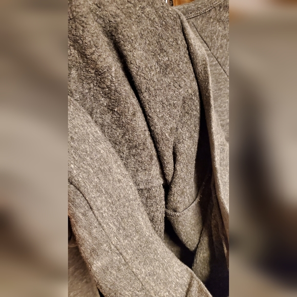 Toms Sweater - Picture 2 of 6